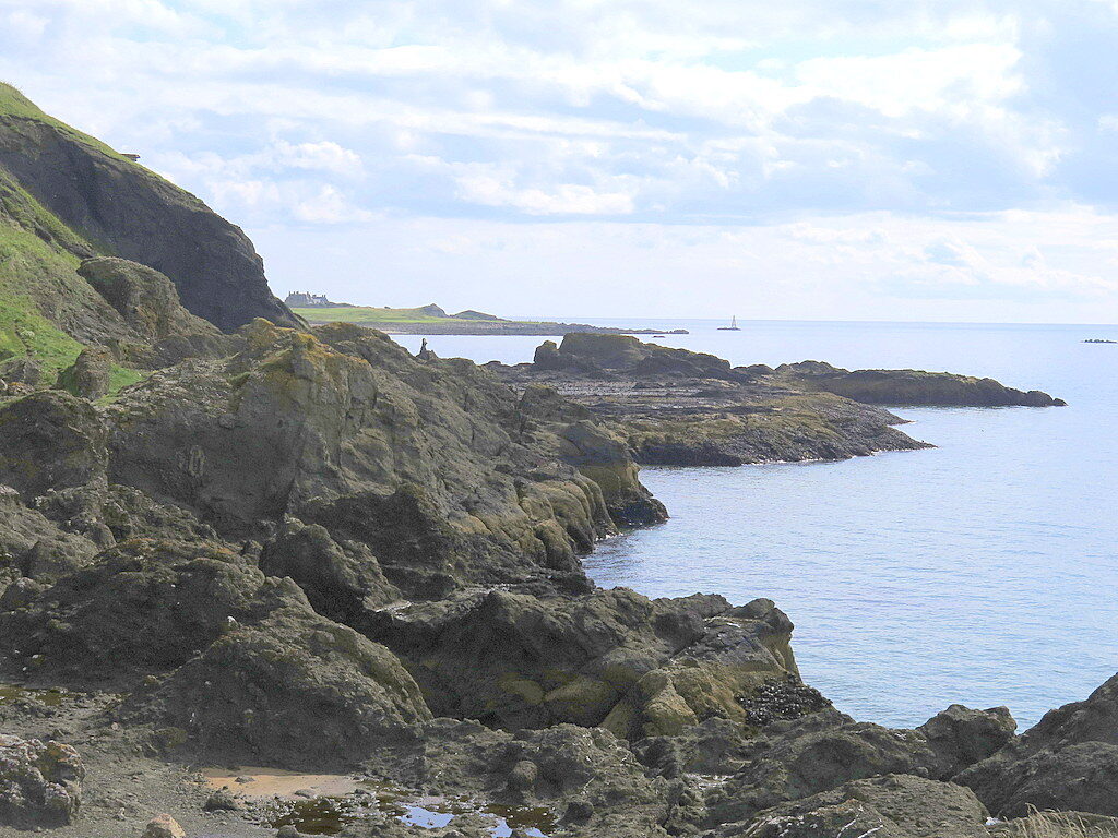 Low tide at the rocky west end of the Elie Chain Walk, near the Shell Bay approach