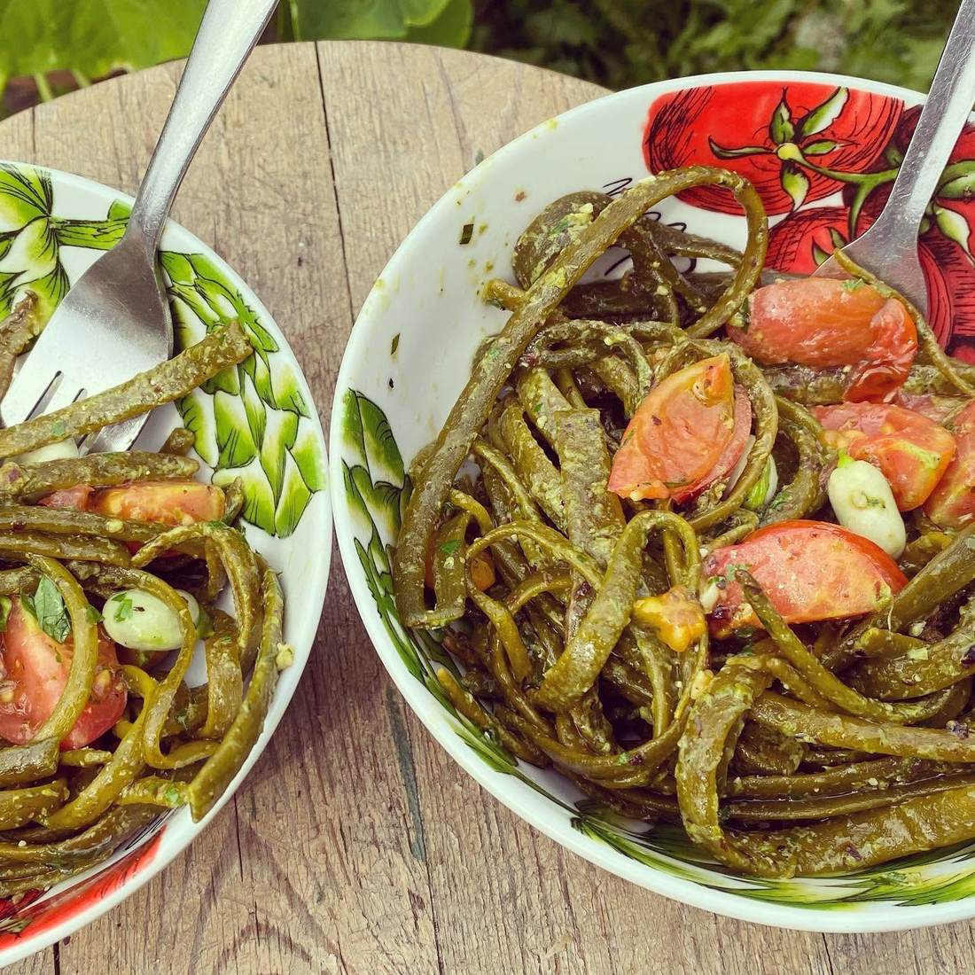 Sea spaghetti, dressed and done